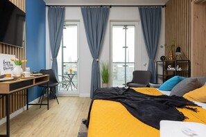 Bureau, fer et planche à repasser, Wi-Fi, draps fournis