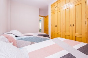 2 Schlafzimmer, Bügeleisen/Bügelbrett, kostenloses WLAN, Bettwäsche