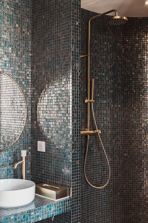 Comfort Room | Bathroom - Château Laffitte Carcasset (Saint-Estephe)