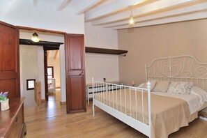 2 chambres, fer et planche Ă repasser, Wi-Fi gratuit, draps fournis