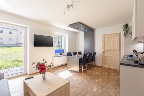 Superior Apartment with IR sauna & whirlpool tub II