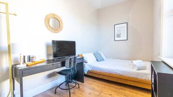 Standard Double Room | Laptop workspace