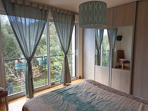 3 室のベッドルーム、アイロン / アイロン台、ベッドシーツ