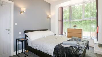 4 bedrooms, individually decorated, individually furnished, free WiFi