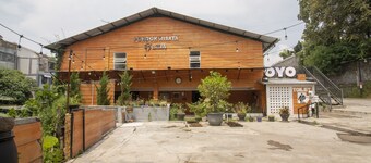 OYO 3283 Bwalk Hotel