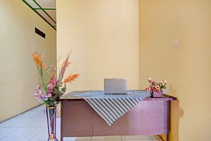 Reception - Hotel O Homestay 22 Syariah (Dumai)