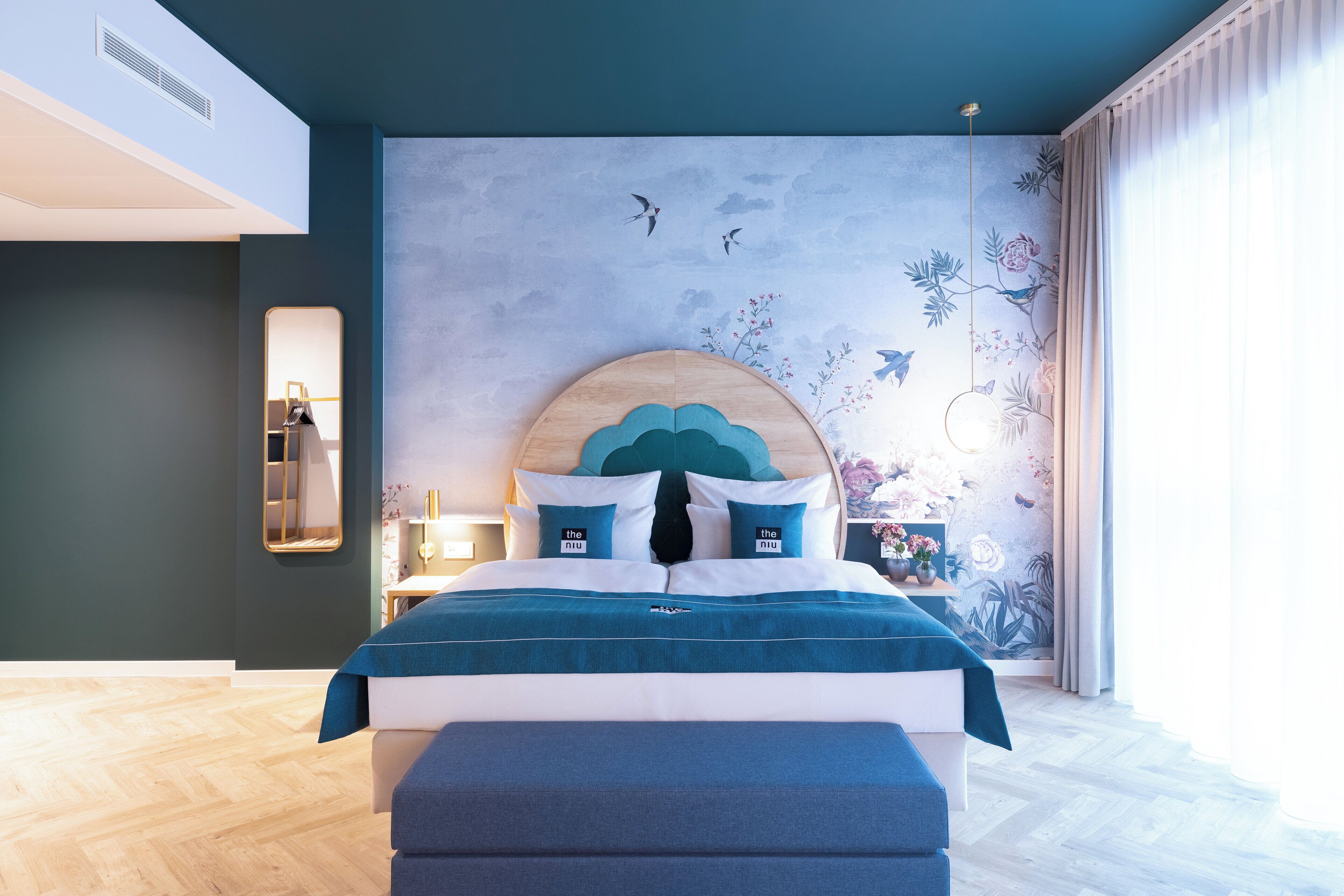 Hypo-allergenic bedding, in-room safe, free cribs/infant beds, free WiFi