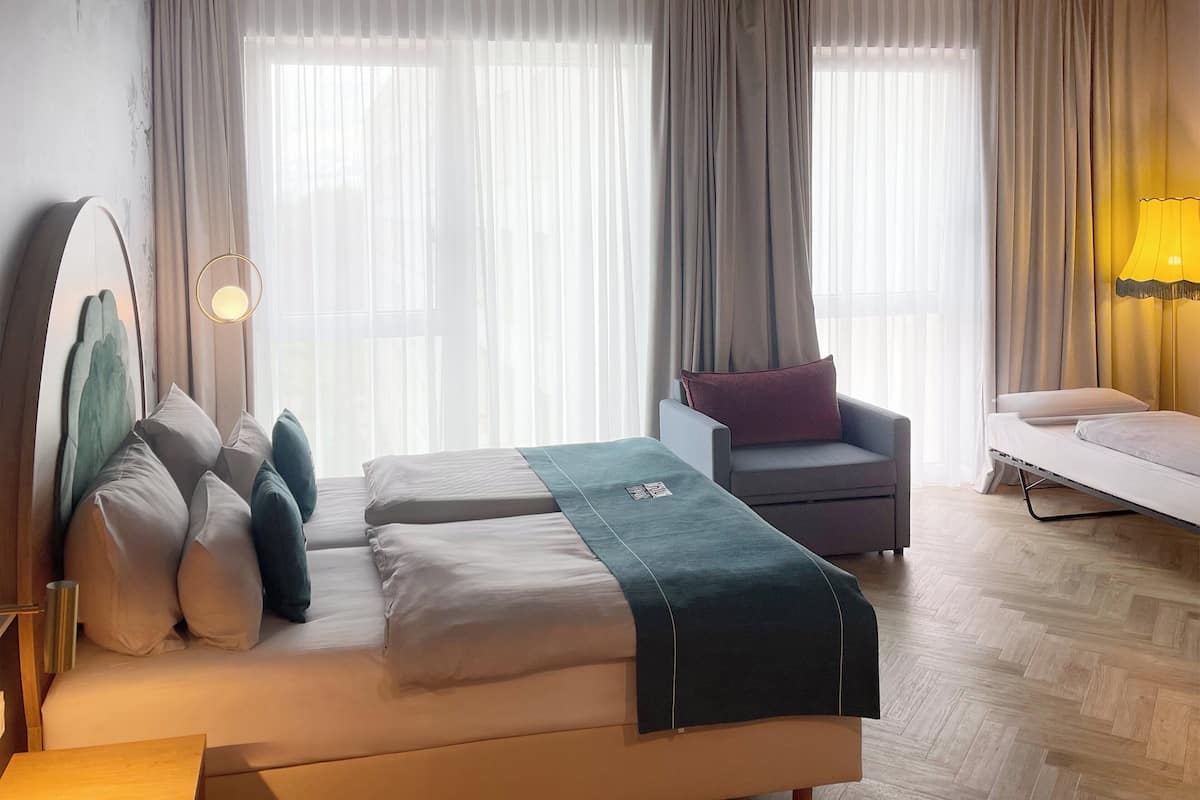 Camera Premium, 1 letto queen con divano letto (Up to 3 Adults) | Biancheria da letto ipoallergenica, una cassaforte in camera