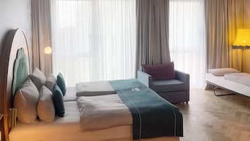 Premium-Zimmer, 1 Queen-Bett und Schlafsofa (Up to 3 Adults)