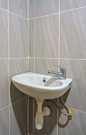 Family Suite | Bathroom | Shower