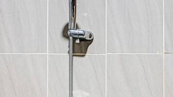 Kamar Double Standar | Kamar mandi | Shower