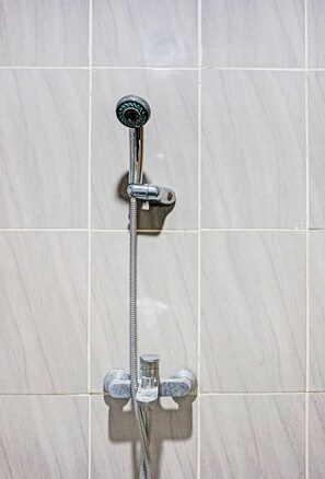 标准双人房 | 浴室 | 淋浴设施