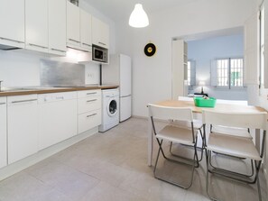 Fridge, microwave, dishwasher, coffee/tea maker