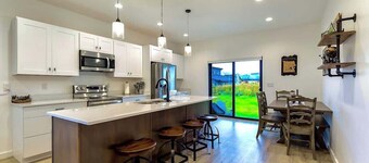 Teton Homestead: In Town, Hot Tub & Teton Views