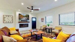 Smart-tv, eldstad, Netflix och Hulu