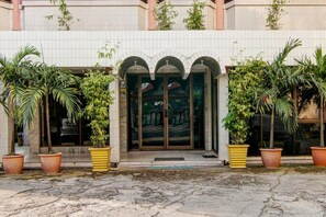 Exterior - OYO 2690 Hotel Tampan (Pekanbaru)