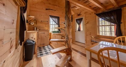 Dogwood Cabin - Off Grid