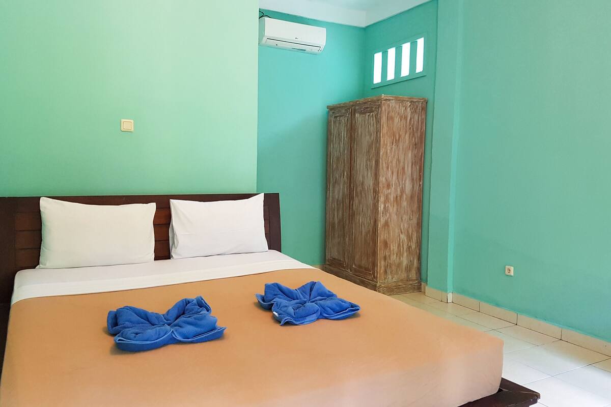 Standard Double Room | Free WiFi, bed sheets