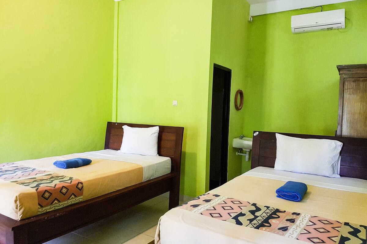 Deluxe Twin Room | Free WiFi, bed sheets