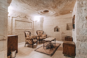 Royal Room, 1 King Bed | Egyptian cotton sheets, premium bedding, memory foam beds - Sora Cave Hotel (Nevsehir)