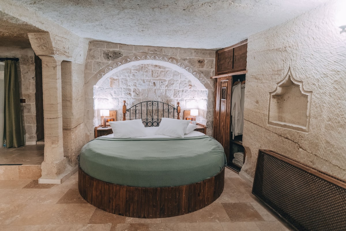 Royal Room, 1 King Bed | 1 bedroom, Egyptian cotton sheets, premium bedding, memory foam beds