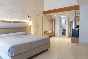 Superior tweepersoonskamer | Een kluis op de kamer, verduisterende gordijnen, gratis wifi, beddengoed