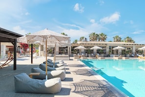 Seasonal outdoor pool, pool umbrellas, sun loungers - Achilleas Beach Hotel Adults Only (Kos)