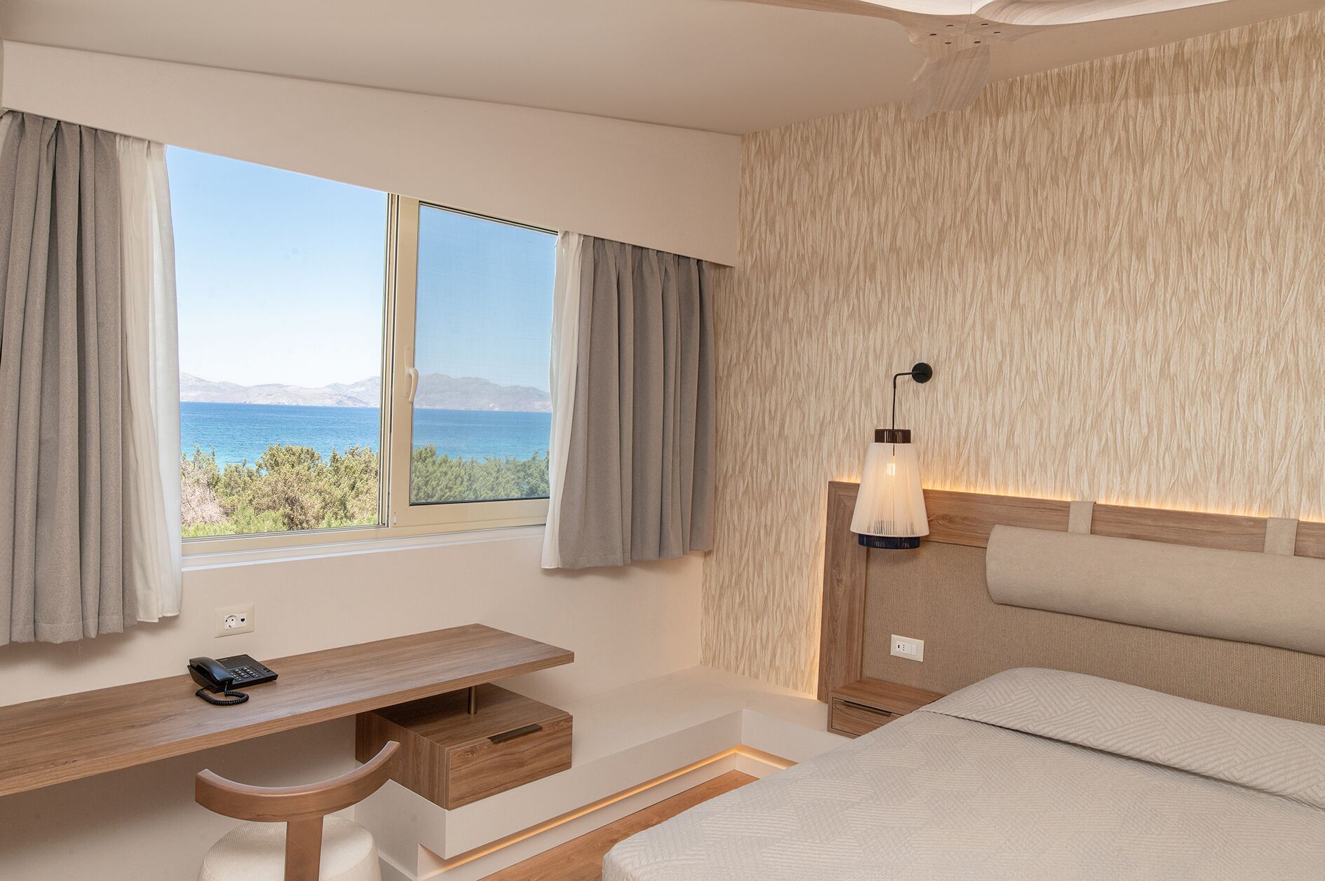 Maisonette | 客房内保险箱、遮光窗帘、免费 WiFi、床单