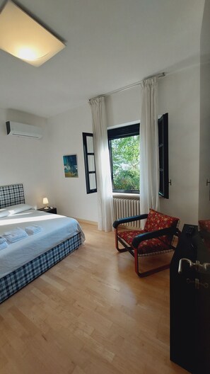 1 غرفة نوم ومكواة/لوح كي وواي فاي مجانًا وملاءات أسرّة