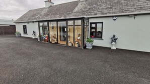 Unclassified image, 2 of 36, button - Lovely 2-bed House in Ballyheigue (Ballyheigue)