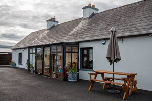 Exterior - Lovely 2-bed House in Ballyheigue (Ballyheigue)