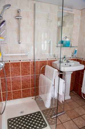 Bathroom - Lovely 2-bed House in Ballyheigue (Ballyheigue)