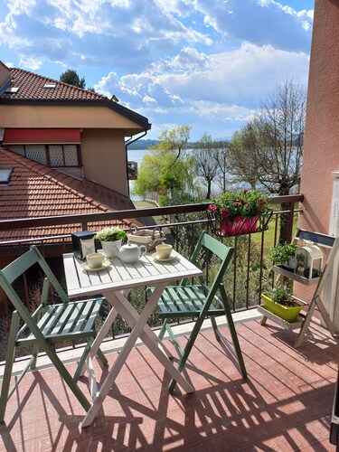 Apartment Miralago: Lake View & Lakefront Garden – near Lake Maggiore & Como