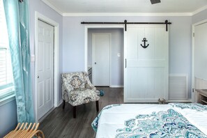 3 habitaciones, escritorio, tabla de planchar con plancha y wifi 