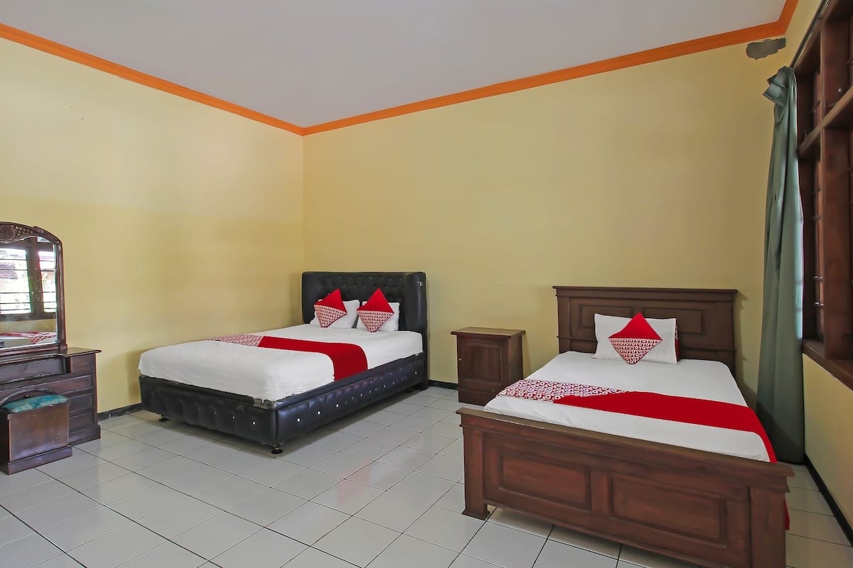 Kamar Keluarga | Meja kerja, Wi-Fi, dan seprai linen