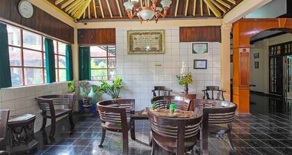 OYO 1984 Hotel Istana Family Syariah