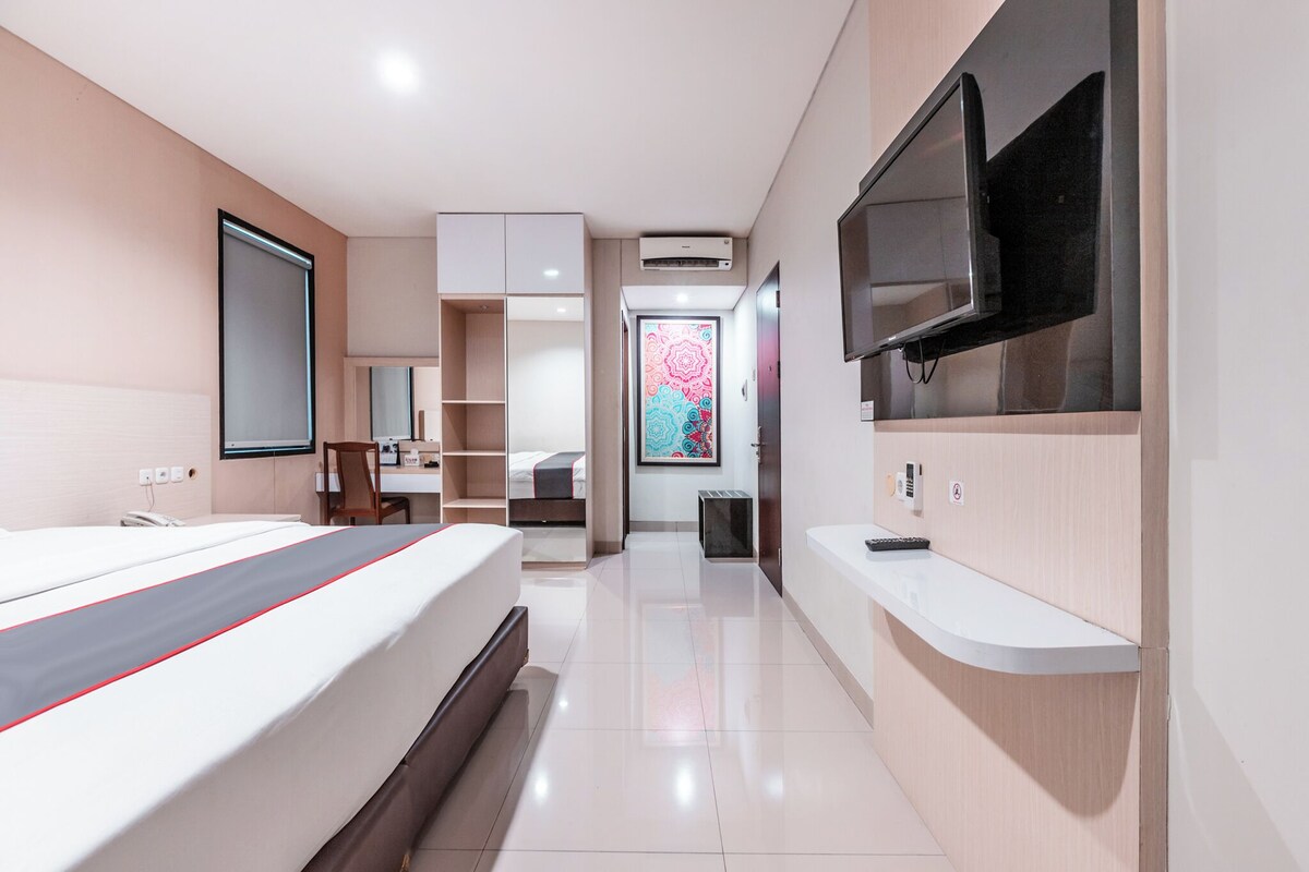 โต๊ะทำงาน, พื้นที่ทำงานแบบใช้แล็ปท็อป, Wi-Fi ฟรี, ผ้าปูที่นอน