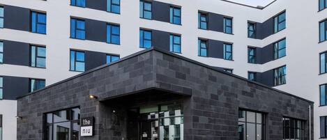 Pintu masuk properti