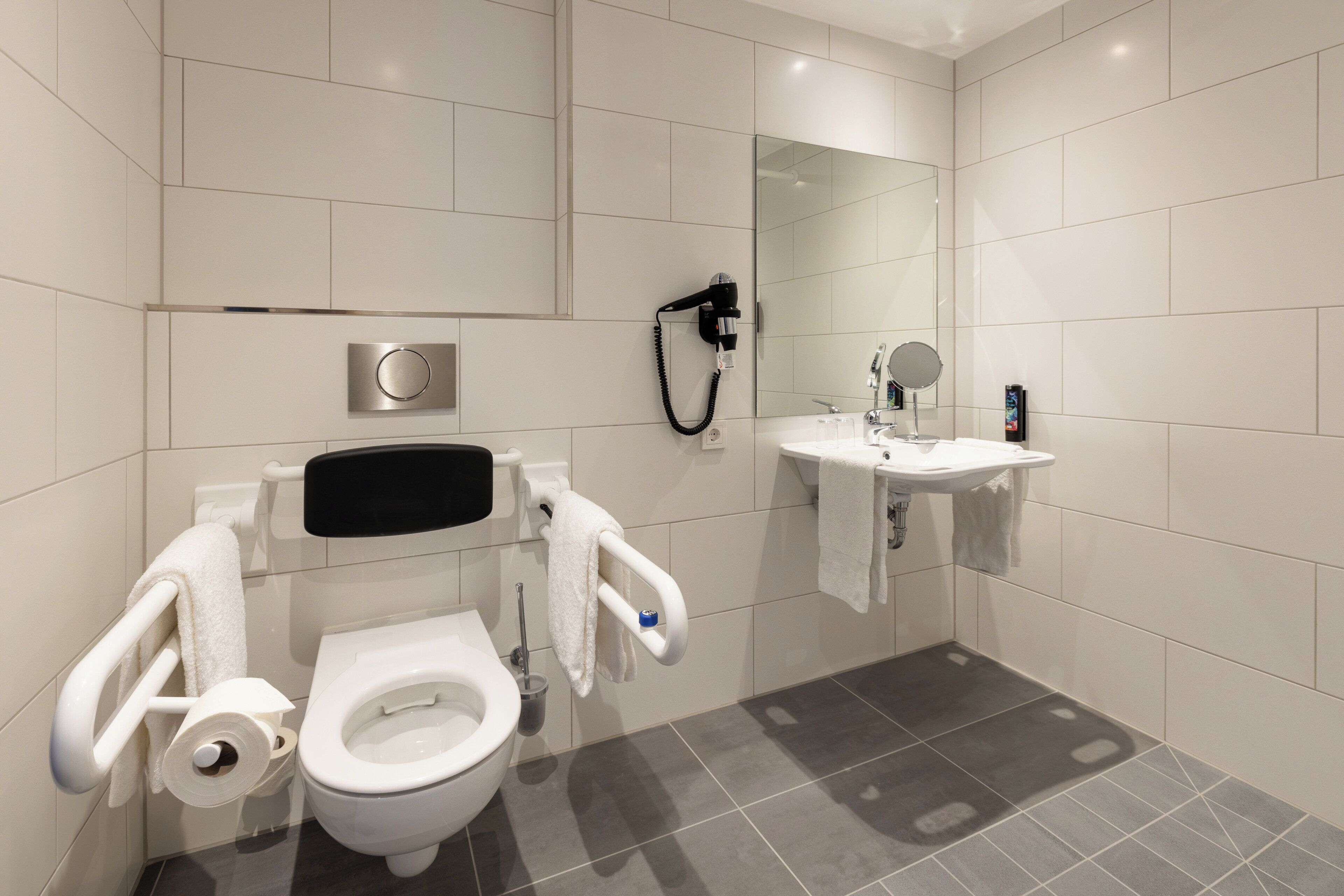 Photo - Holiday Inn-the niu, Wave Karlsruhe Oststadt by IHG