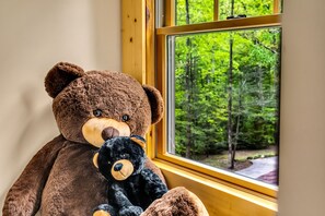 Interior - Rambling Bear on Cove Creek, Hot Tub, WIFI,  $560 FREE tickets each paid day!!! (Sevierville)