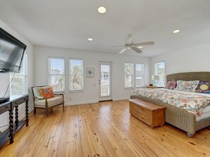 4 bedrooms, WiFi, bed sheets