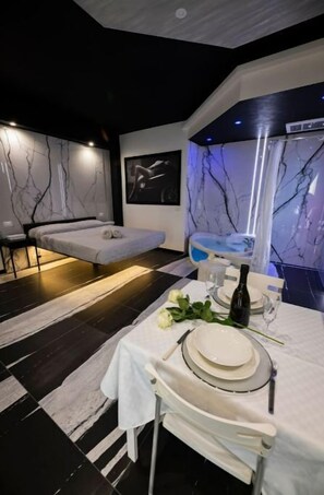 1 bedroom, travel crib, free WiFi, bed sheets - BLACK&WHITE PISCINA JACUZZI (Desenzano del Garda)