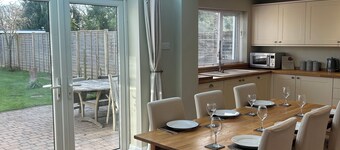 Beautiful home in Birdham, minutes to the beach