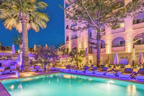 Außenpool (je nach Saison geöffnet)