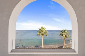 Kahden hengen superior-huone (yksi tai kaksi sänkyä), merinäköala | Näkymä huoneesta