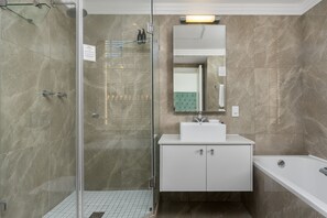 Bathroom - Mandela Rhodes F503 (Cape Town)