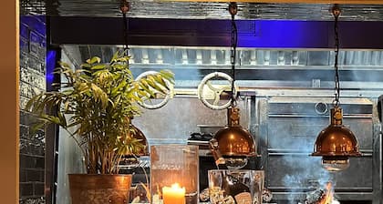 NoTwenty9 Bar and Restaurant