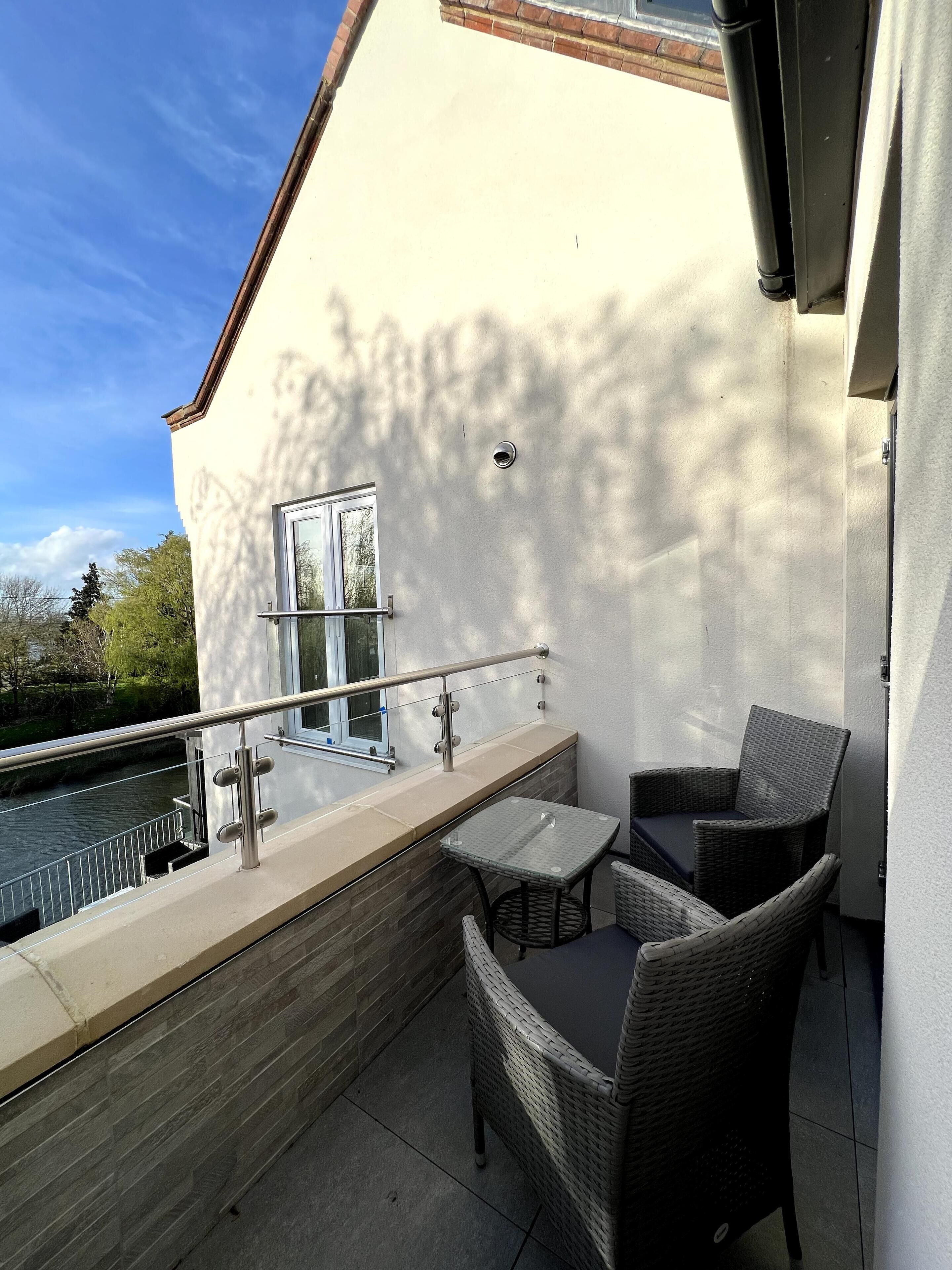 Superior Room, 1 King Bed, River View | Balcony