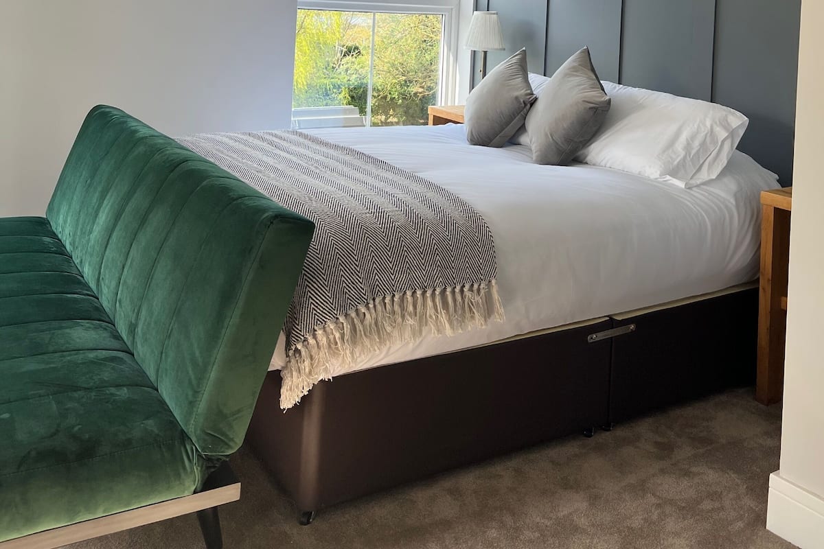 Deluxe Room, River View | 1 bilik tidur, busa memori, Wi-fi percuma, cadar katil