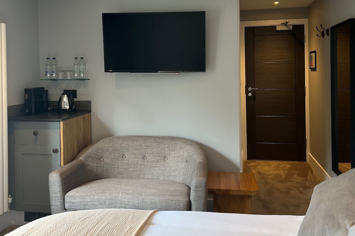 Superior Room, 1 Katil Raja (King), River View | 1 bilik tidur, busa memori, Wi-fi percuma, cadar katil